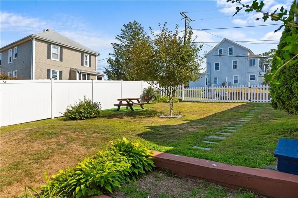 81 85 Summit Avenue West Warwick RI 02893