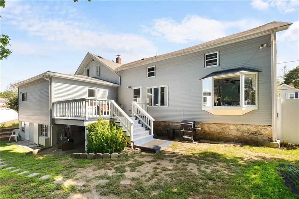 81 85 Summit Avenue West Warwick RI 02893