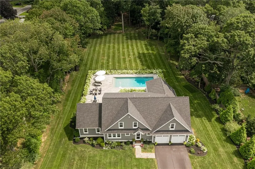 61 Martin Avenue Barrington RI 02806