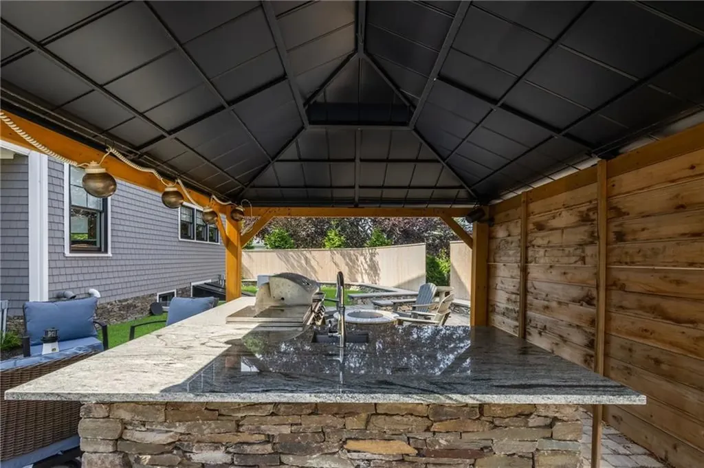 3 Oak Street Middletown RI 02842