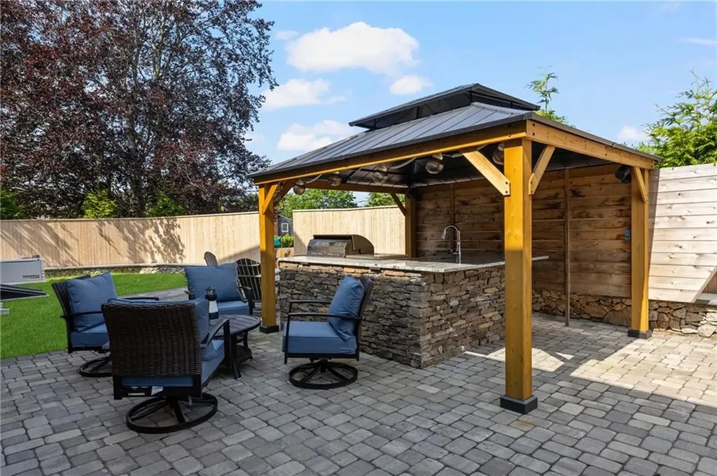 3 Oak Street Middletown RI 02842