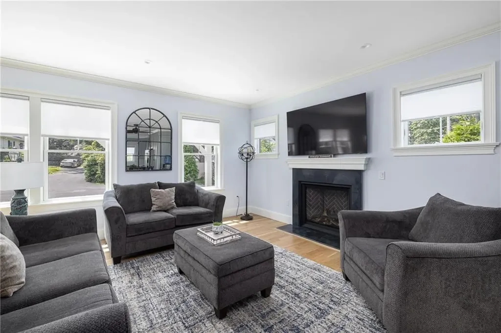 3 Oak Street Middletown RI 02842