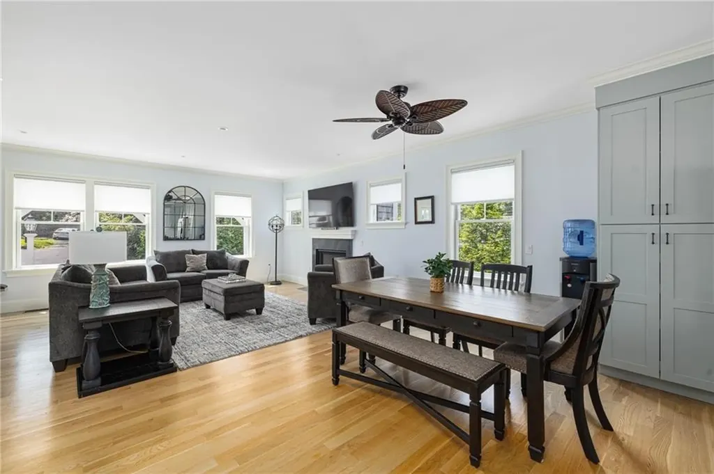 3 Oak Street Middletown RI 02842