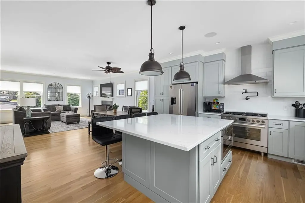 3 Oak Street Middletown RI 02842