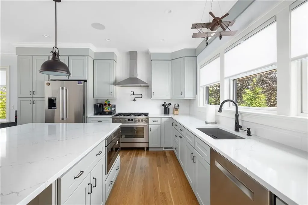 3 Oak Street Middletown RI 02842