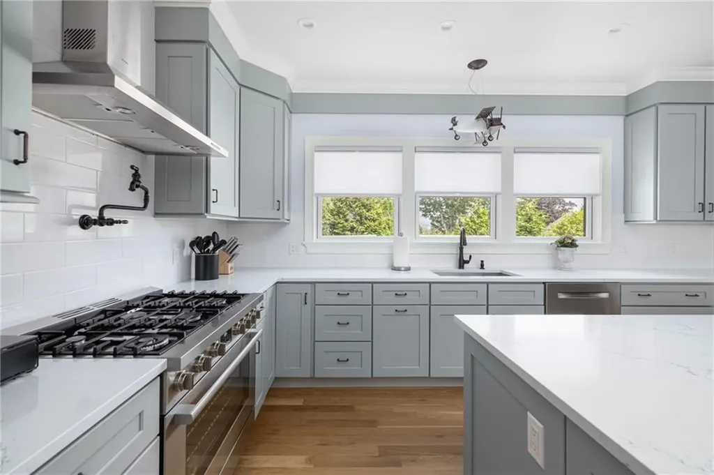 3 Oak Street Middletown RI 02842