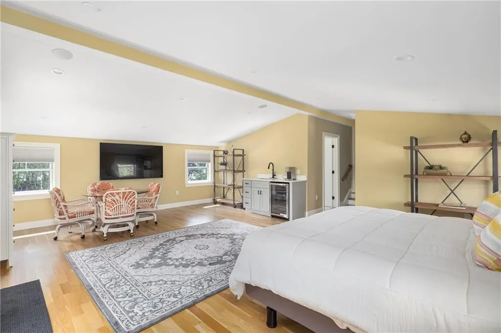 3 Oak Street Middletown RI 02842