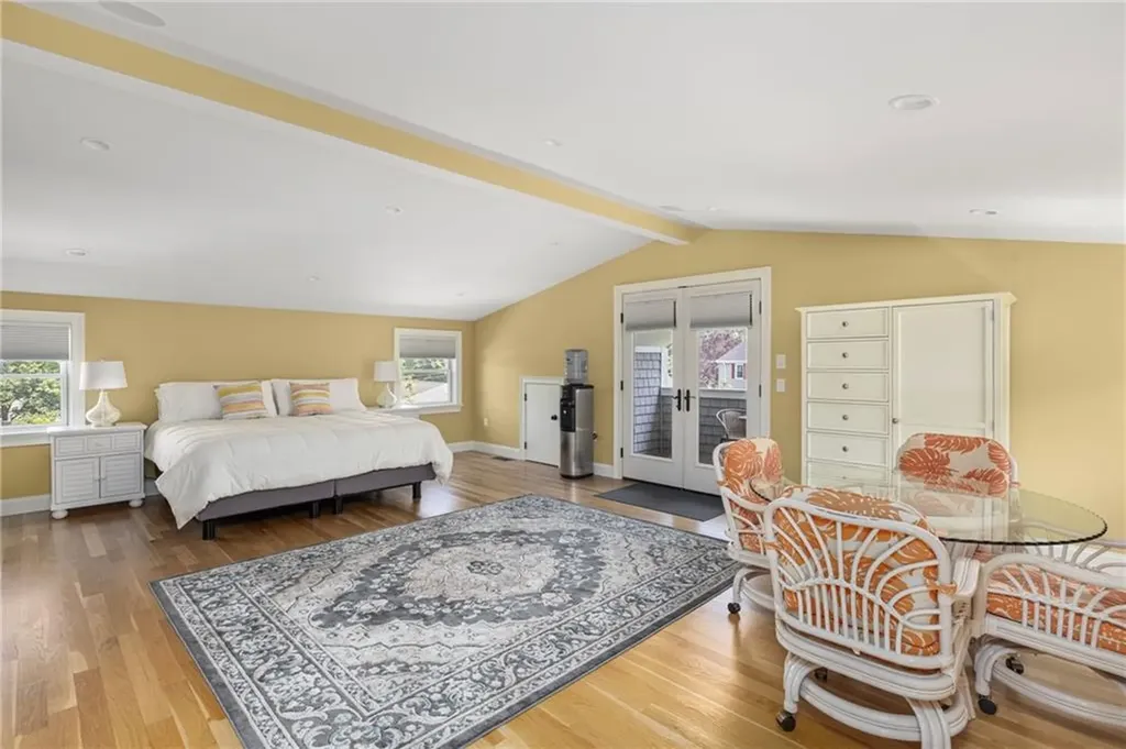 3 Oak Street Middletown RI 02842