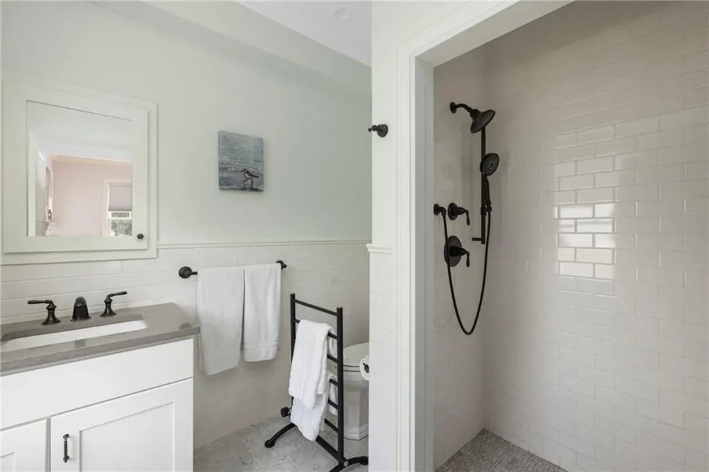3 Oak Street Middletown RI 02842