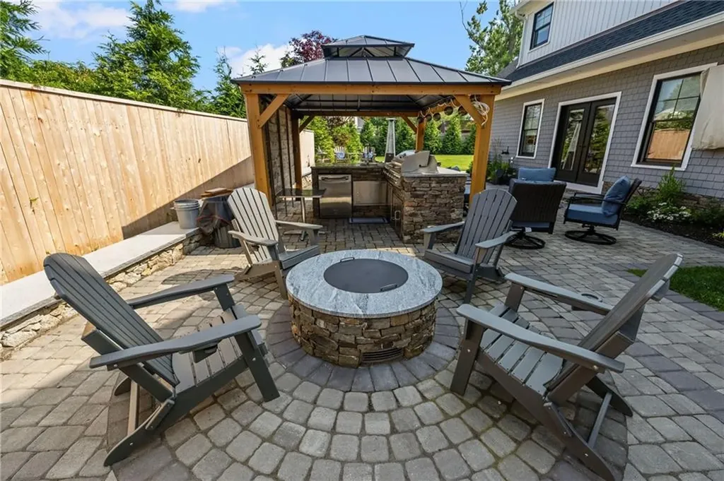 3 Oak Street Middletown RI 02842