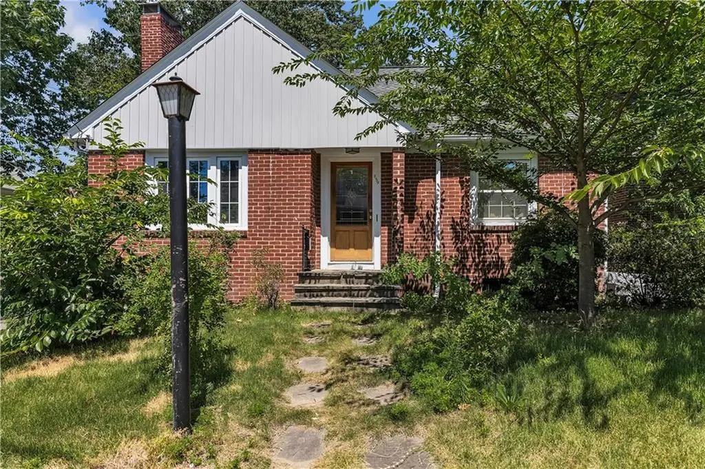 859 Smith Street Providence RI 02908