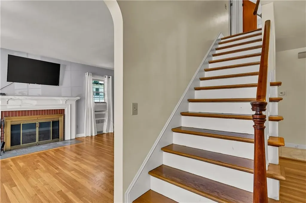 859 Smith Street Providence RI 02908