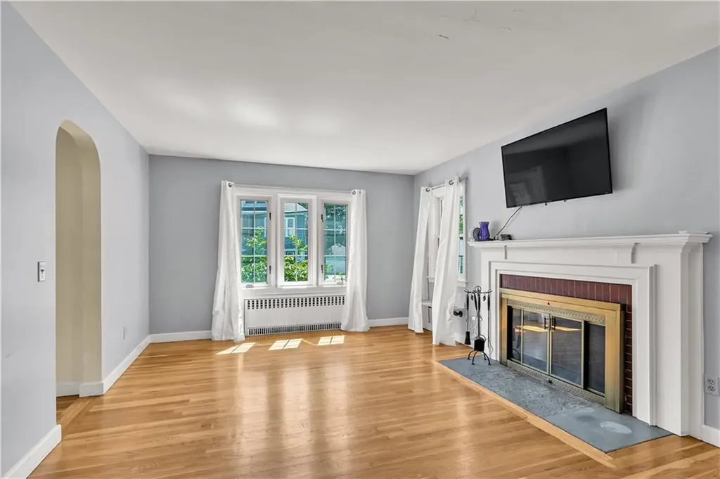 859 Smith Street Providence RI 02908