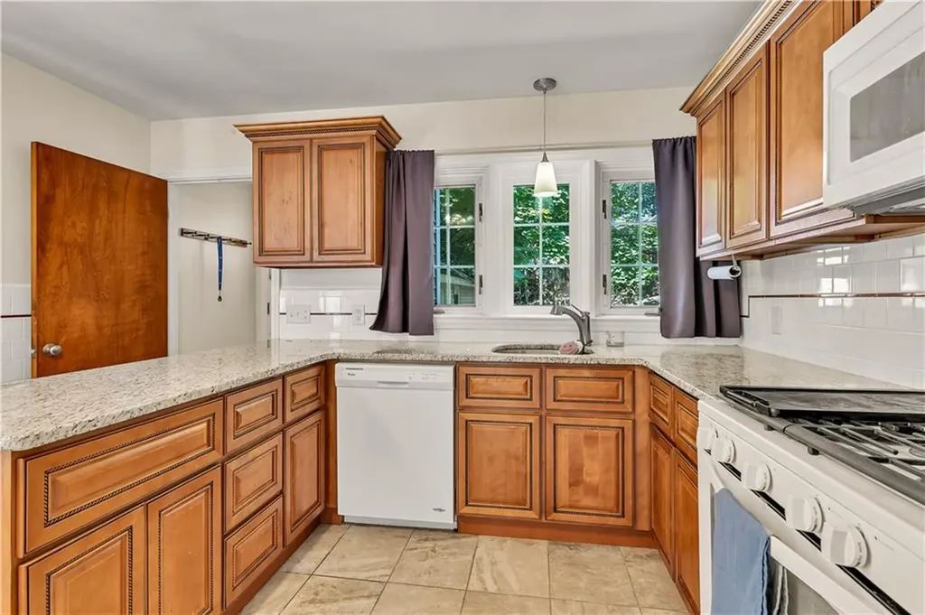 859 Smith Street Providence RI 02908