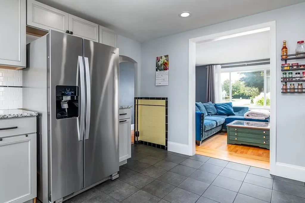 76 Burbank Street Cranston RI 02910