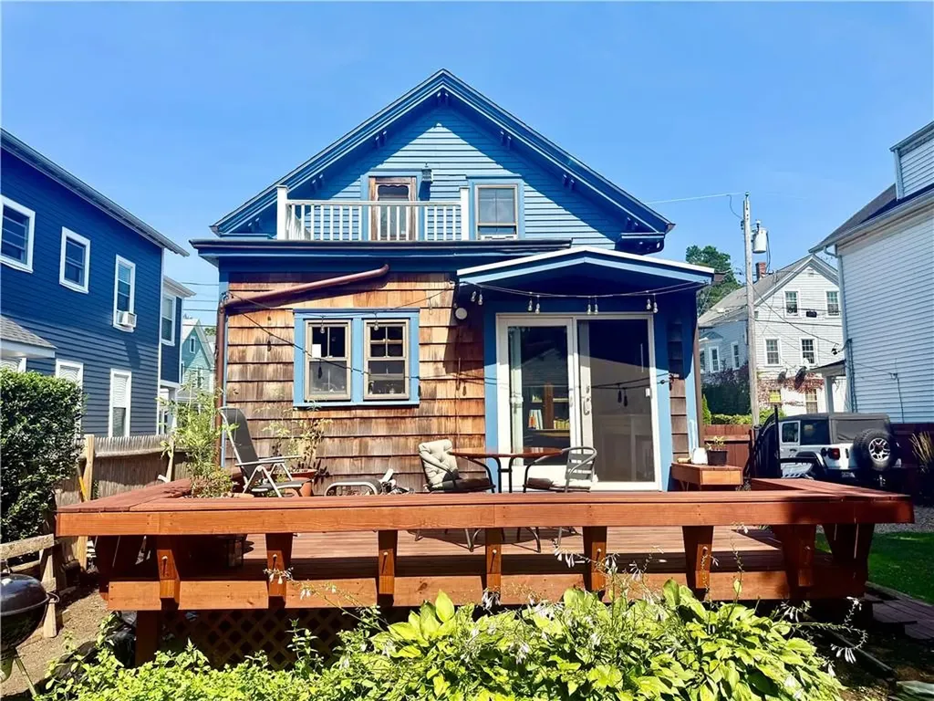 26 Hall Avenue Newport RI 02840