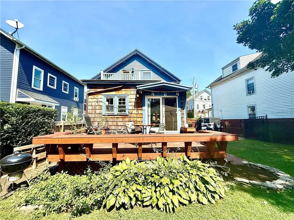26 Hall Avenue Newport RI 02840