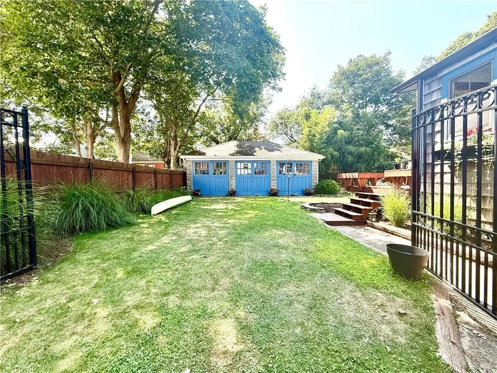 26 Hall Avenue Newport RI 02840
