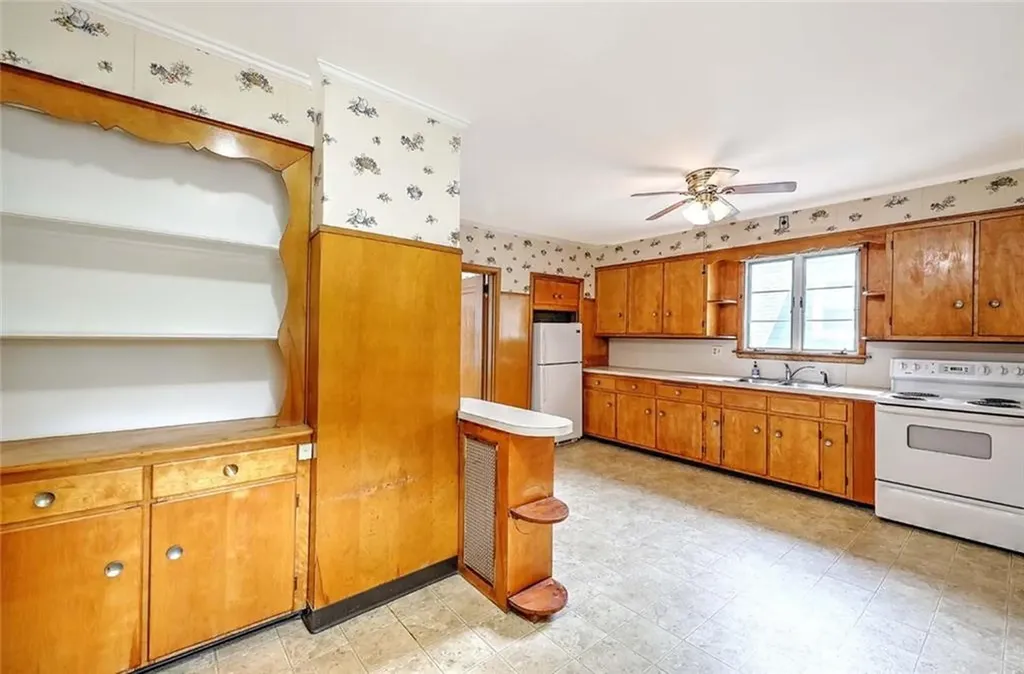 138 Sheffield Avenue Pawtucket RI 02860