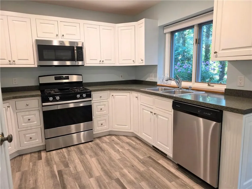 203 Dean Ridge Court Cranston RI 02920