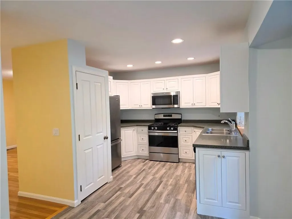 203 Dean Ridge Court Cranston RI 02920