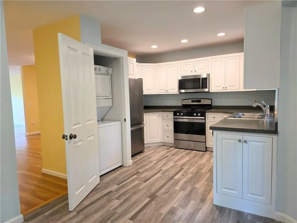 203 Dean Ridge Court Cranston RI 02920