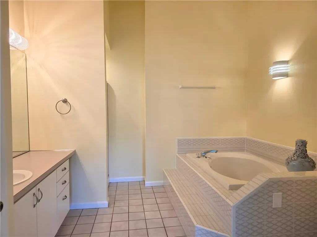 203 Dean Ridge Court Cranston RI 02920