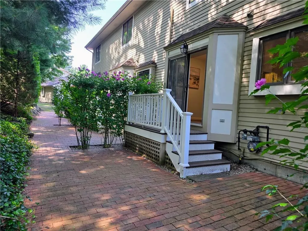 203 Dean Ridge Court Cranston RI 02920