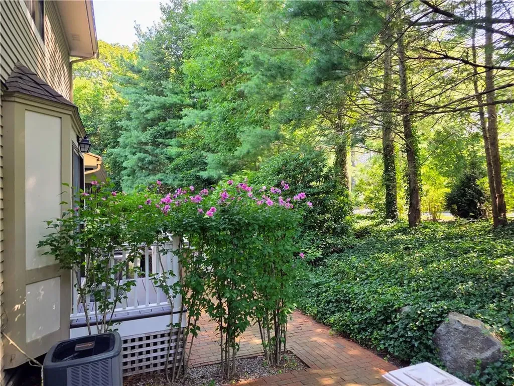 203 Dean Ridge Court Cranston RI 02920