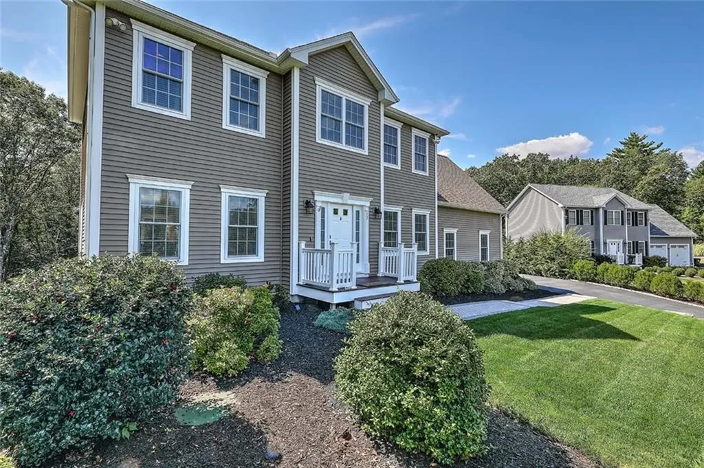 12 Carltons Trail Smithfield RI 02917