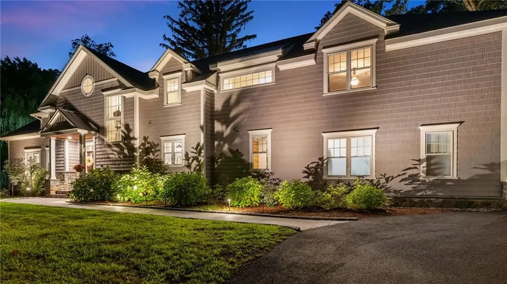 1004 Great Road Lincoln RI 02865