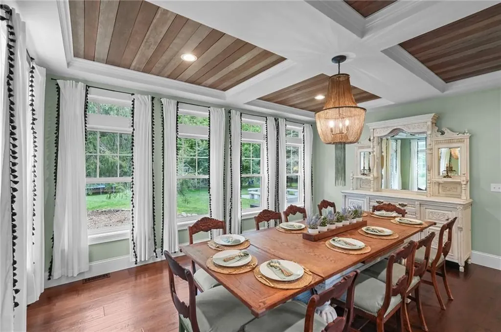 1004 Great Road Lincoln RI 02865