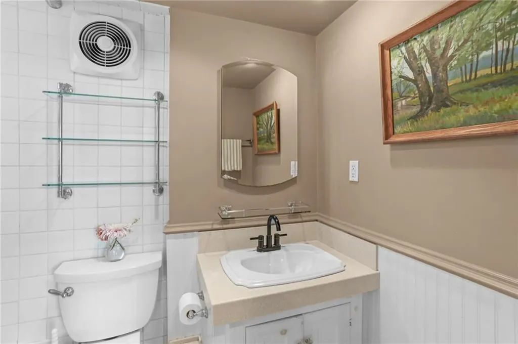 671 County Road Barrington RI 02806