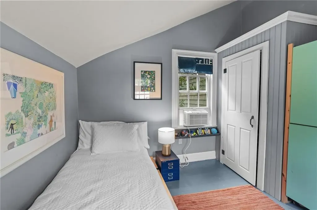 671 County Road Barrington RI 02806