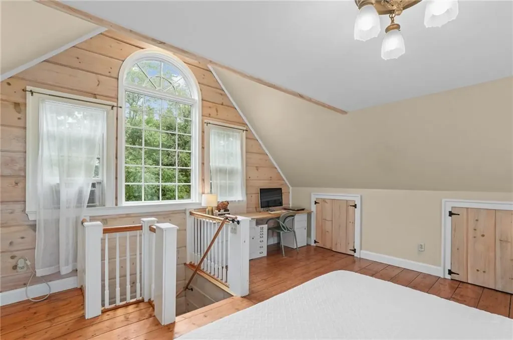 671 County Road Barrington RI 02806