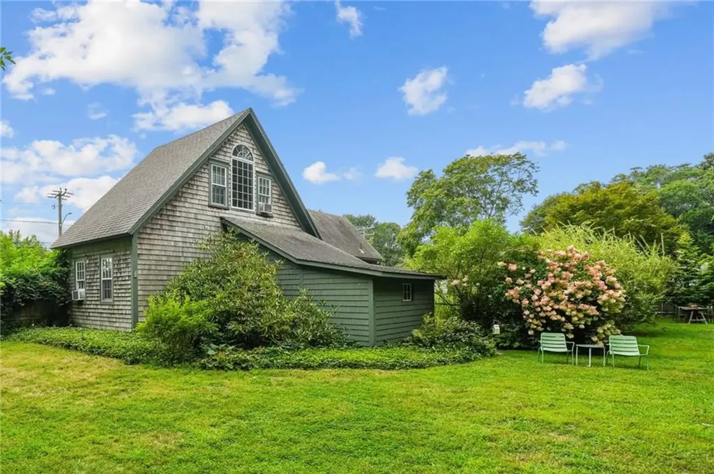 671 County Road Barrington RI 02806