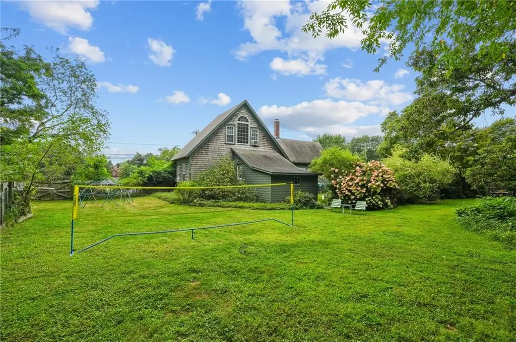 671 County Road Barrington RI 02806