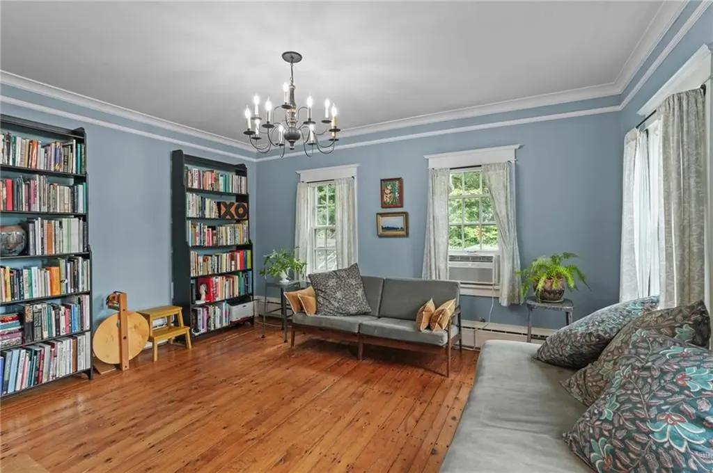 671 County Road Barrington RI 02806