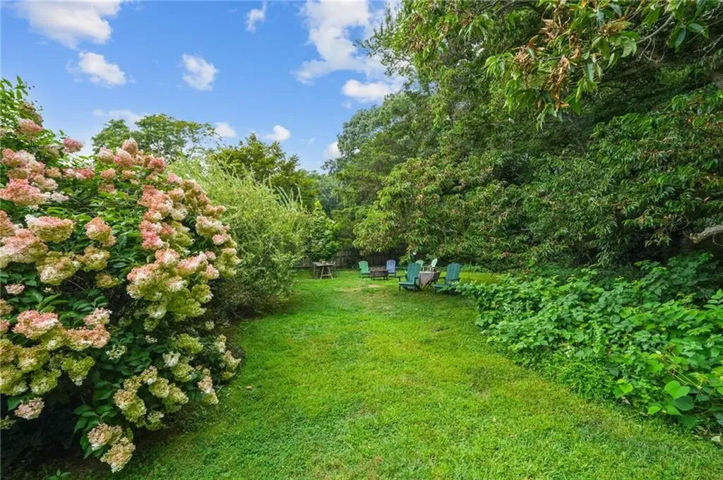 671 County Road Barrington RI 02806