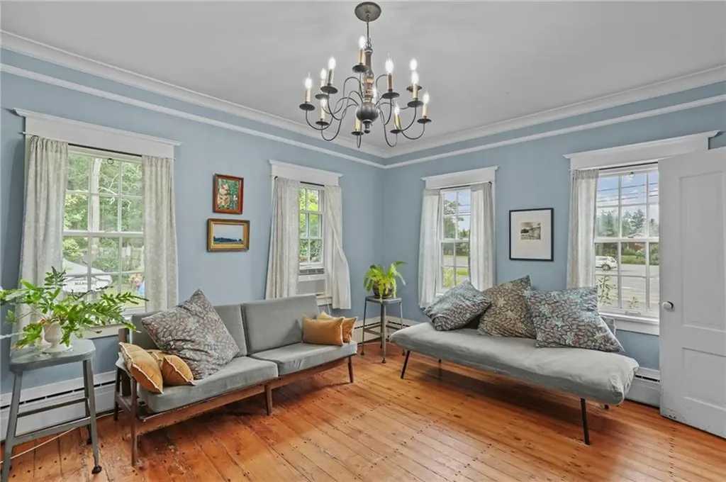 671 County Road Barrington RI 02806