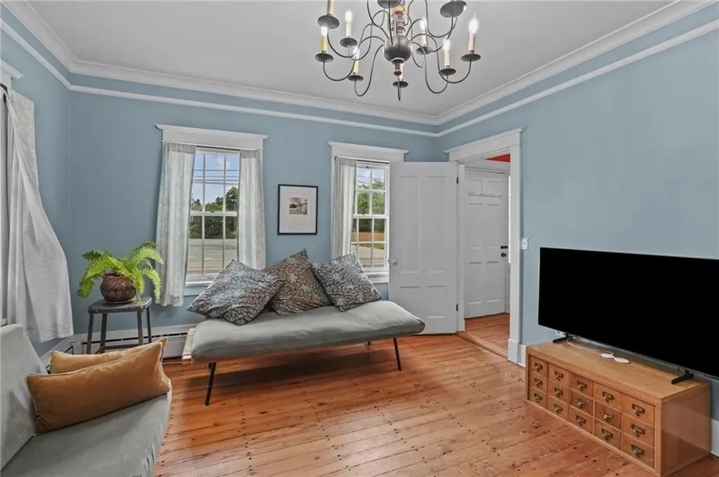 671 County Road Barrington RI 02806