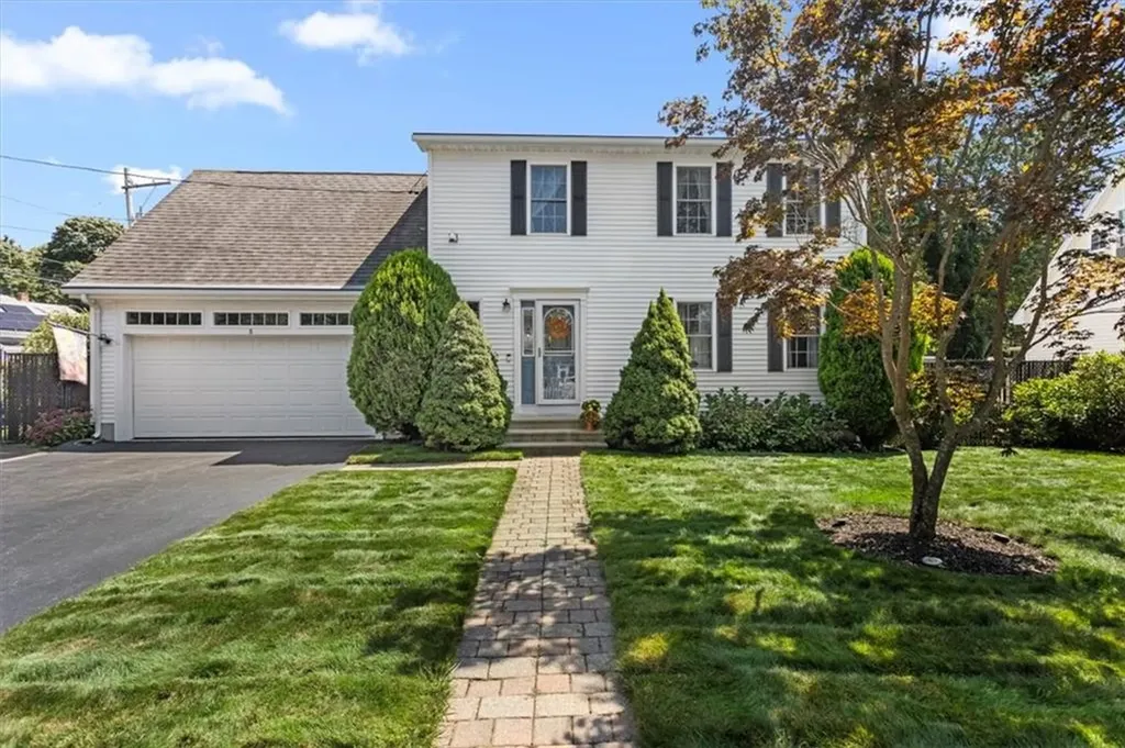 8 Mckay Court Warwick RI 02889