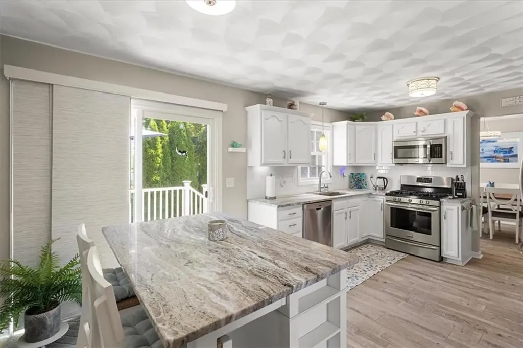 8 Mckay Court Warwick RI 02889