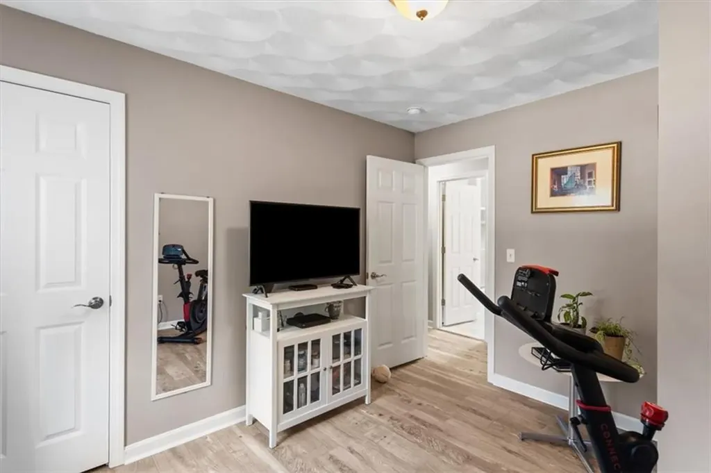 8 Mckay Court Warwick RI 02889