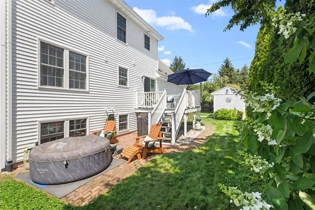8 Mckay Court Warwick RI 02889