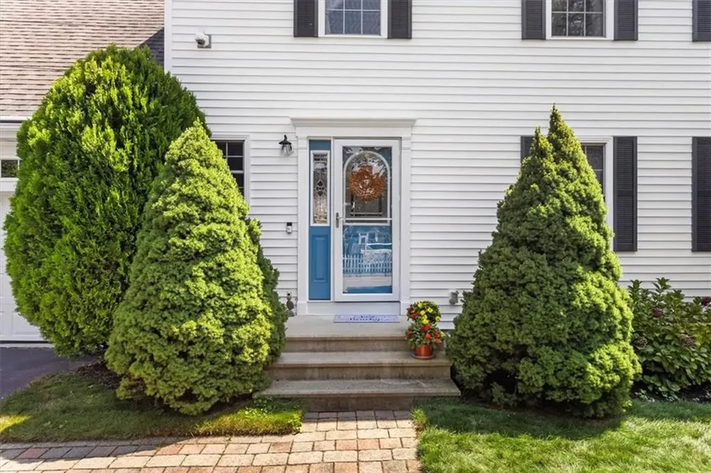 8 Mckay Court Warwick RI 02889