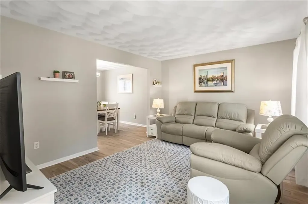 8 Mckay Court Warwick RI 02889