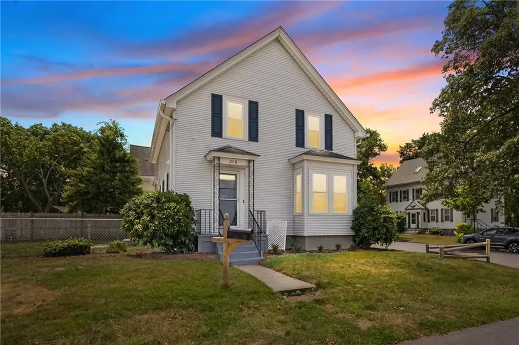 358 Pawtuxet Avenue Warwick RI 02888