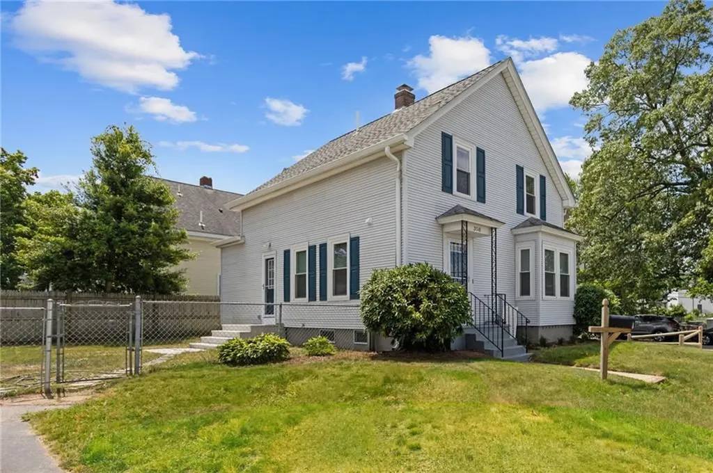 358 Pawtuxet Avenue Warwick RI 02888