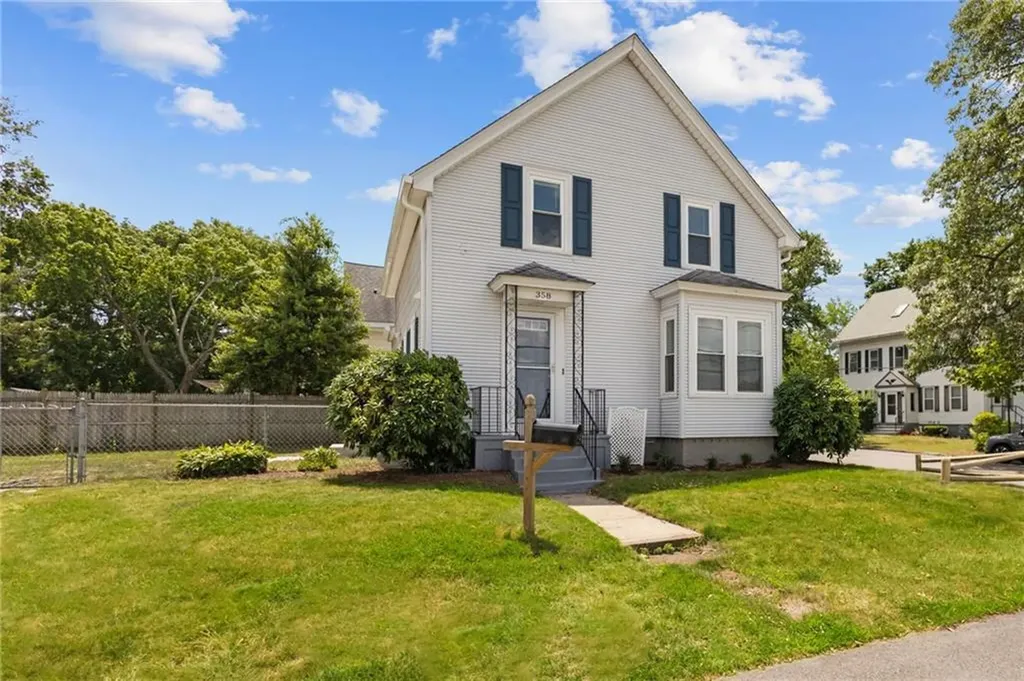 358 Pawtuxet Avenue Warwick RI 02888